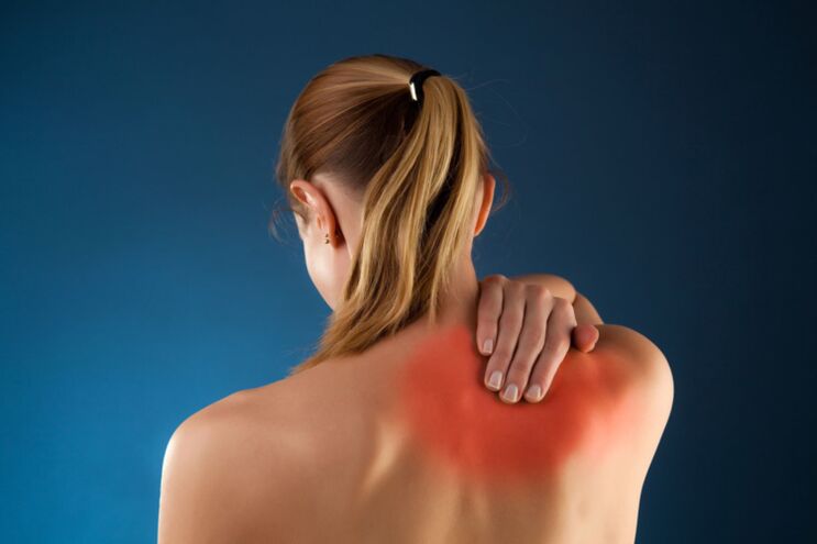 Rückenschmerzen mit thorakaler Osteochondrose, Ausstrahlung in die Schulter